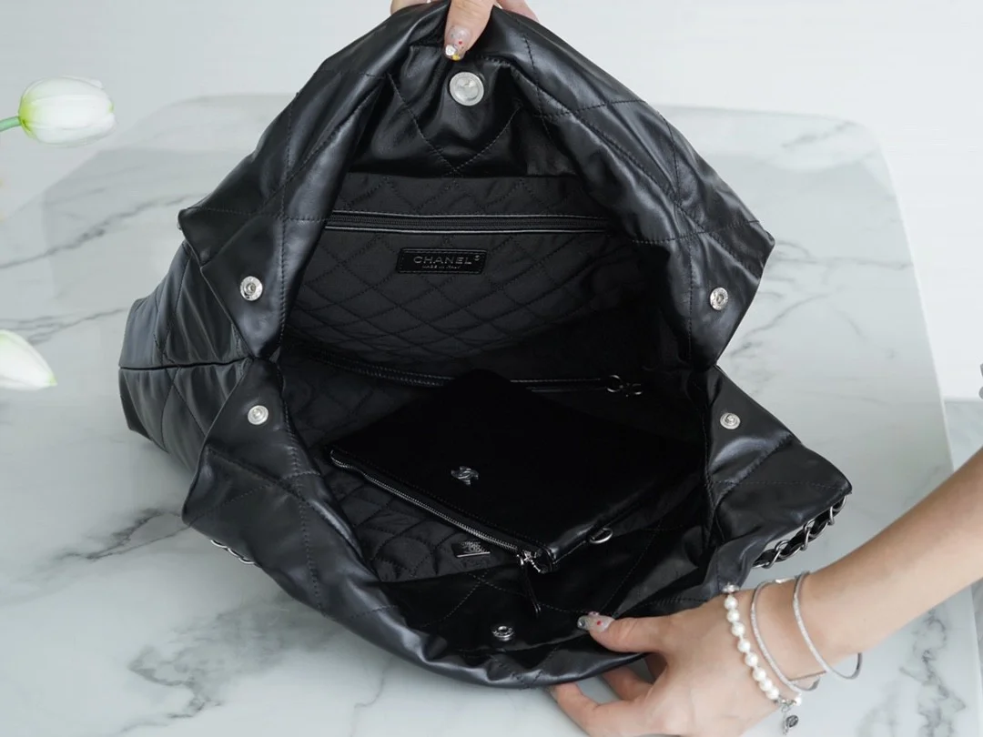 샤넬 22백 미디엄 블랙 은장