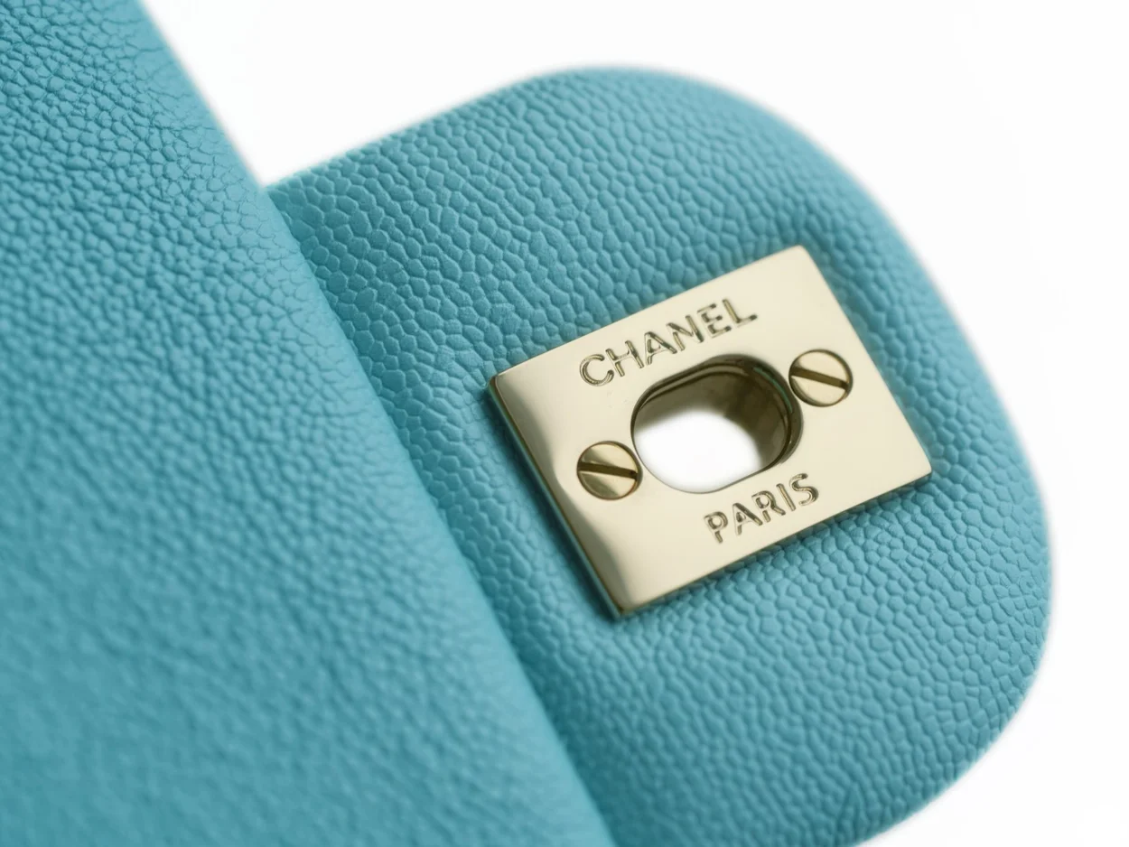 샤넬 클래식 미디엄 라이트 블루 금장 카프스킨