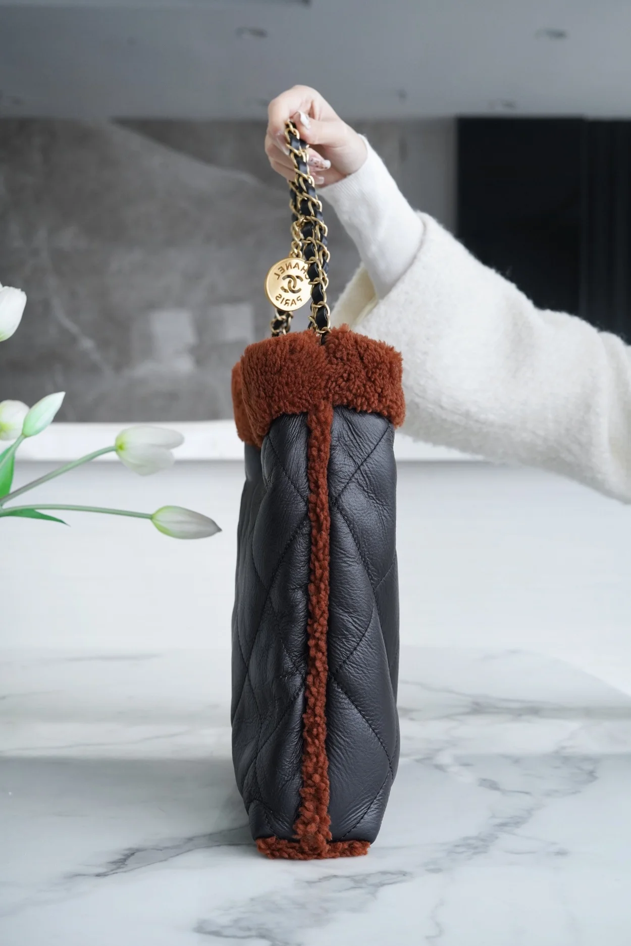 샤넬 22백 한정판 테디 브라운 블랙