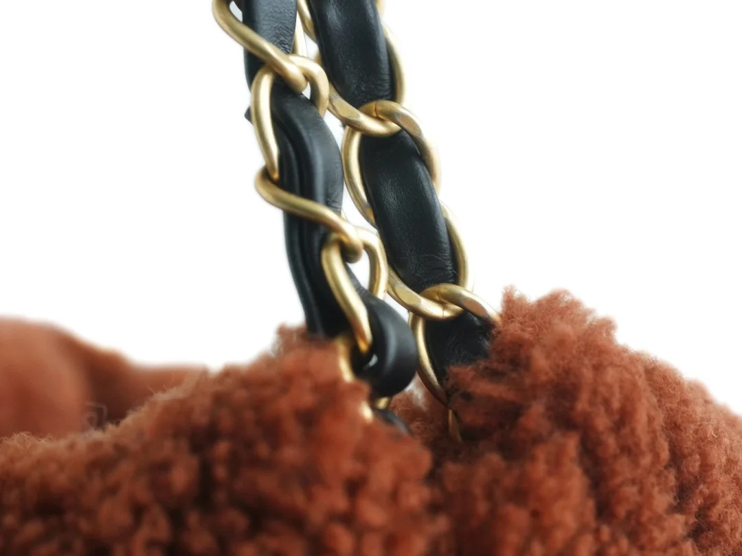 샤넬 22백 한정판 테디 브라운 블랙