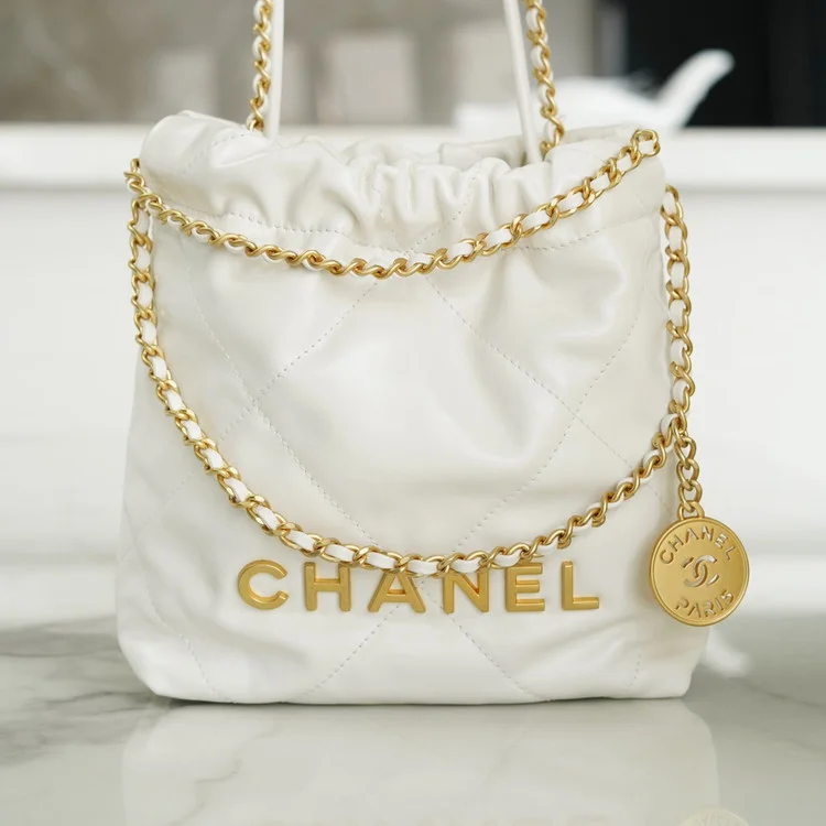 샤넬 22백 미니 화이트 금장