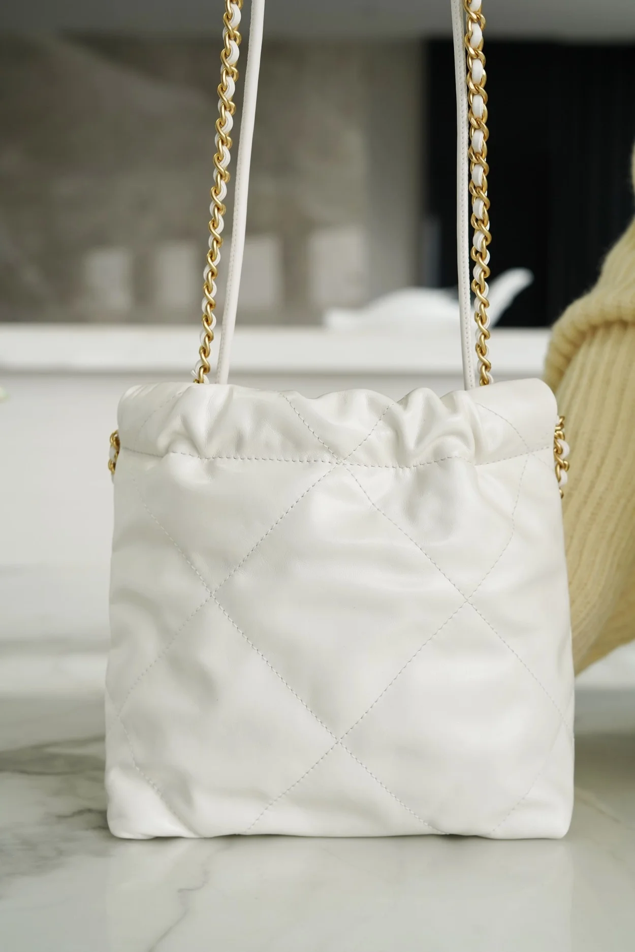 샤넬 22백 미니 화이트 금장