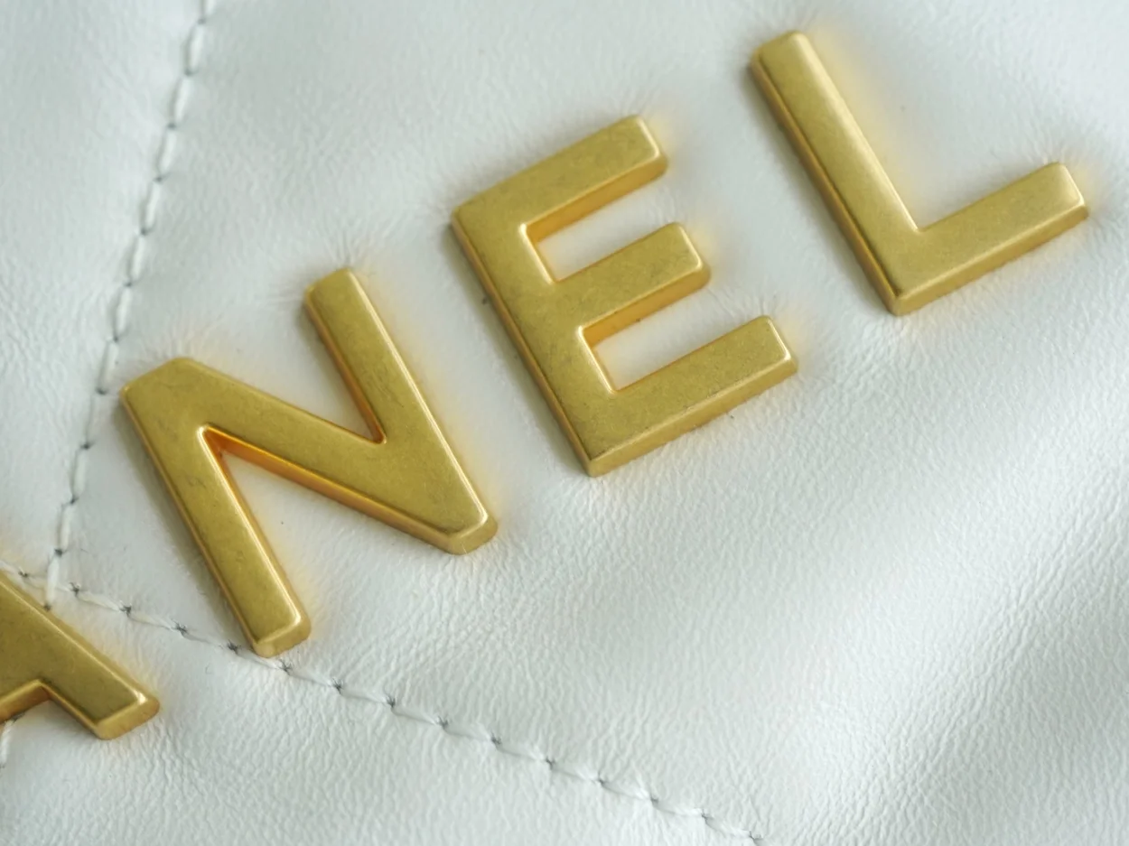 샤넬 22백 미니 화이트 금장