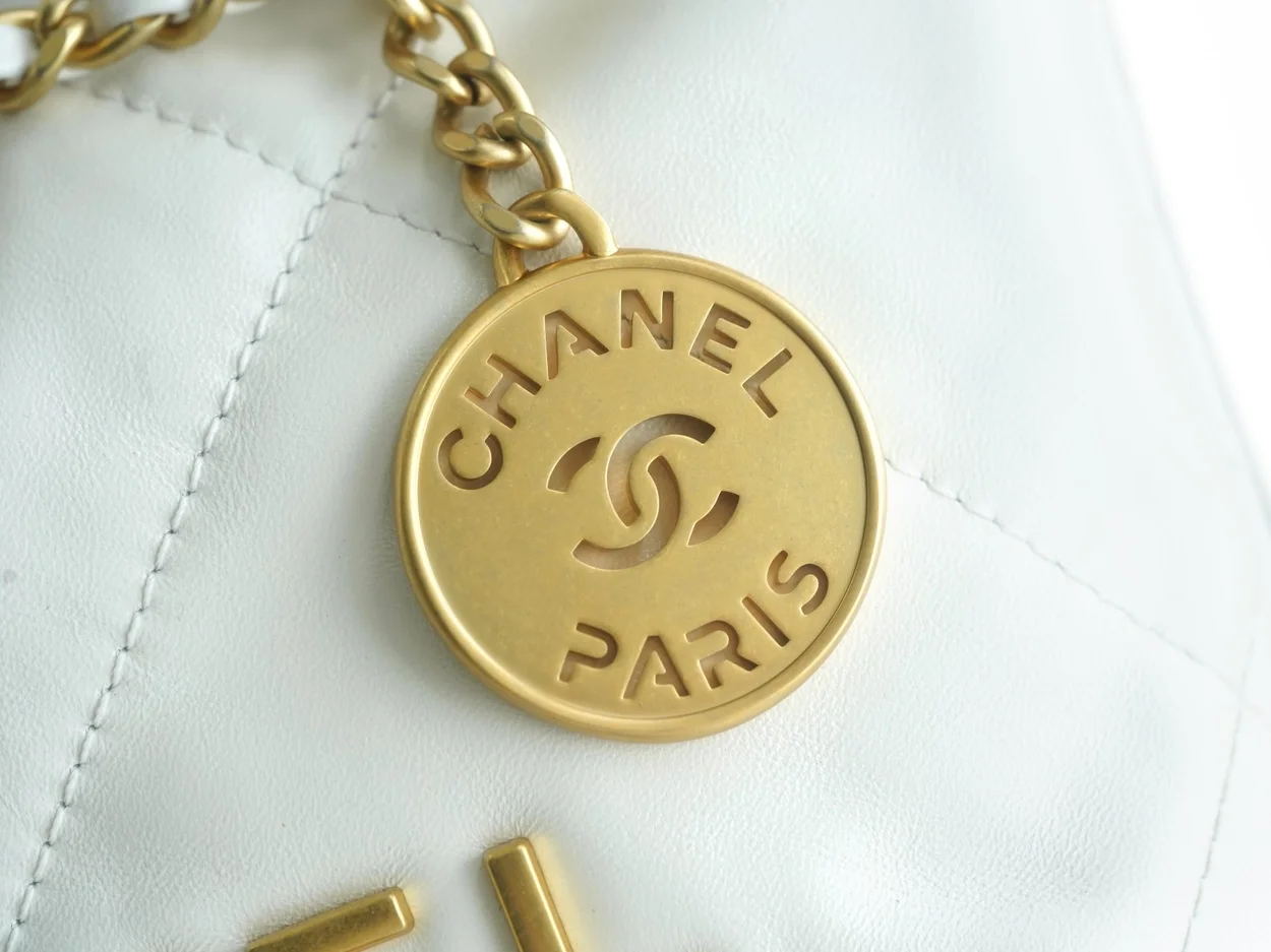 샤넬 22백 미니 화이트 금장