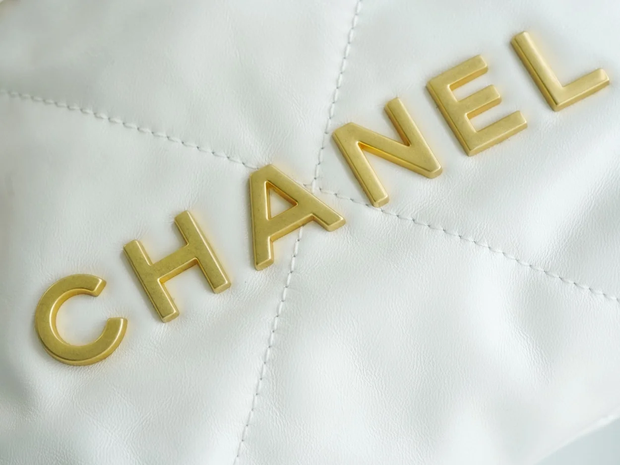 샤넬 22백 미니 화이트 금장