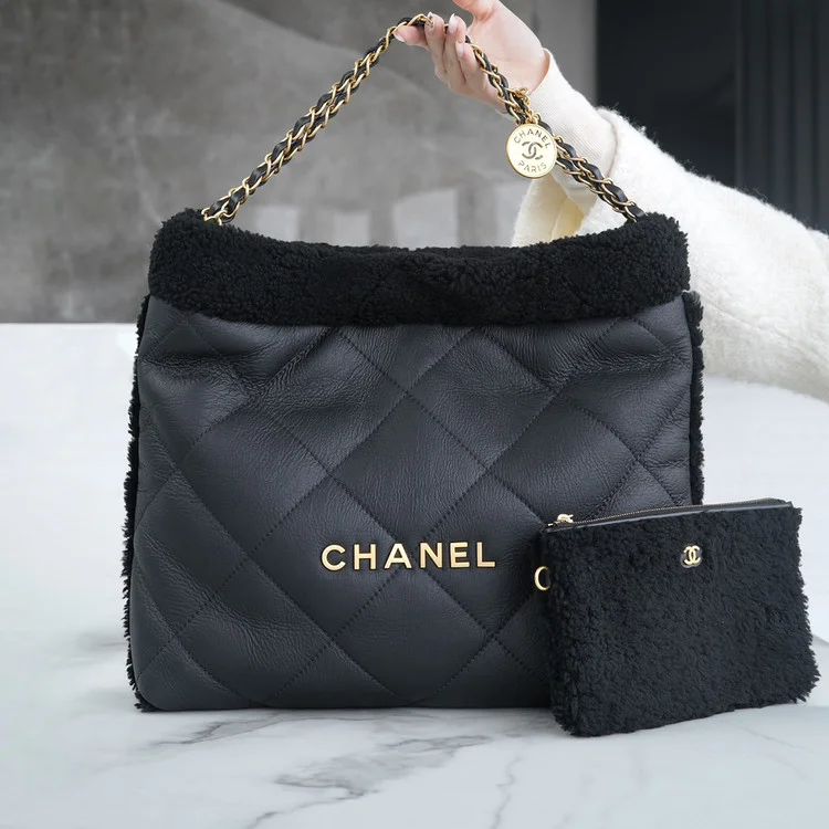 샤넬 22백 한정판 테디 블랙