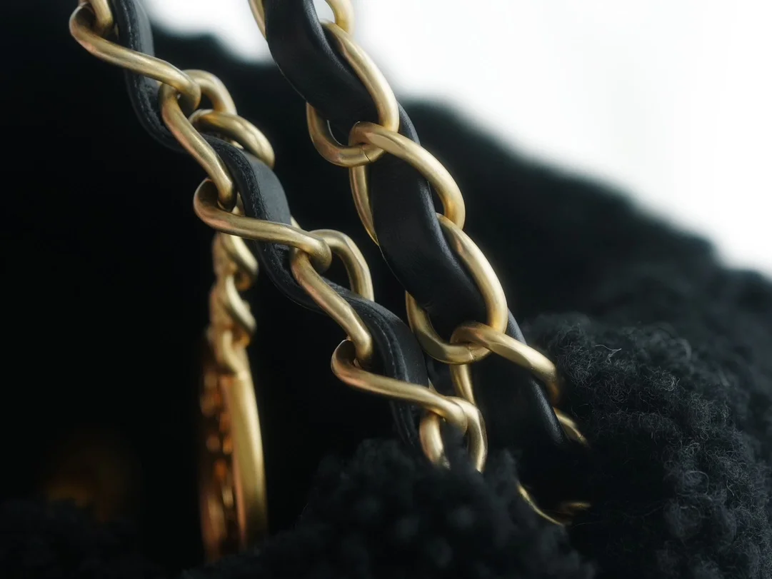 샤넬 22백 한정판 테디 블랙