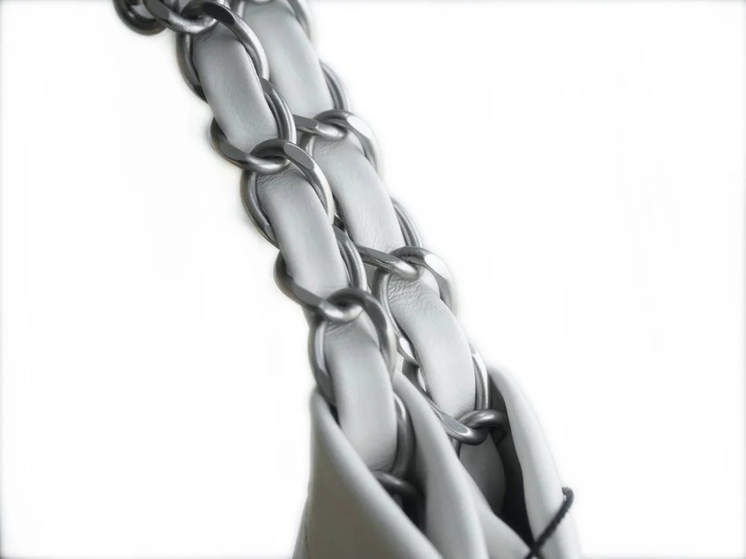 샤넬 22백 미디엄 화이트 은장