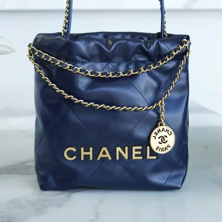 샤넬 22백 미니 샤이니 네이비 블루 금장