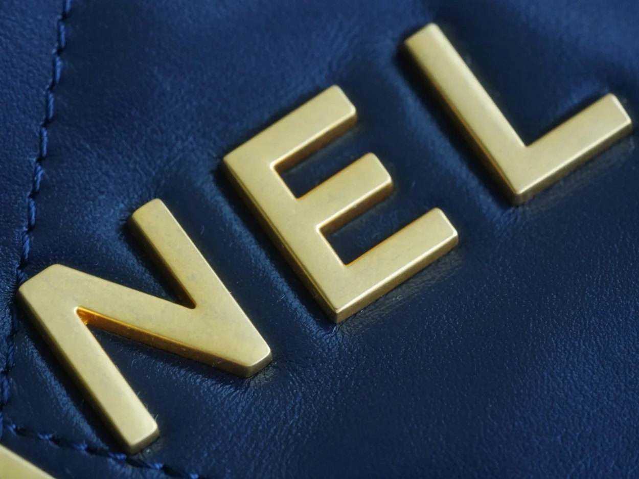 샤넬 22백 미니 샤이니 네이비 블루 금장