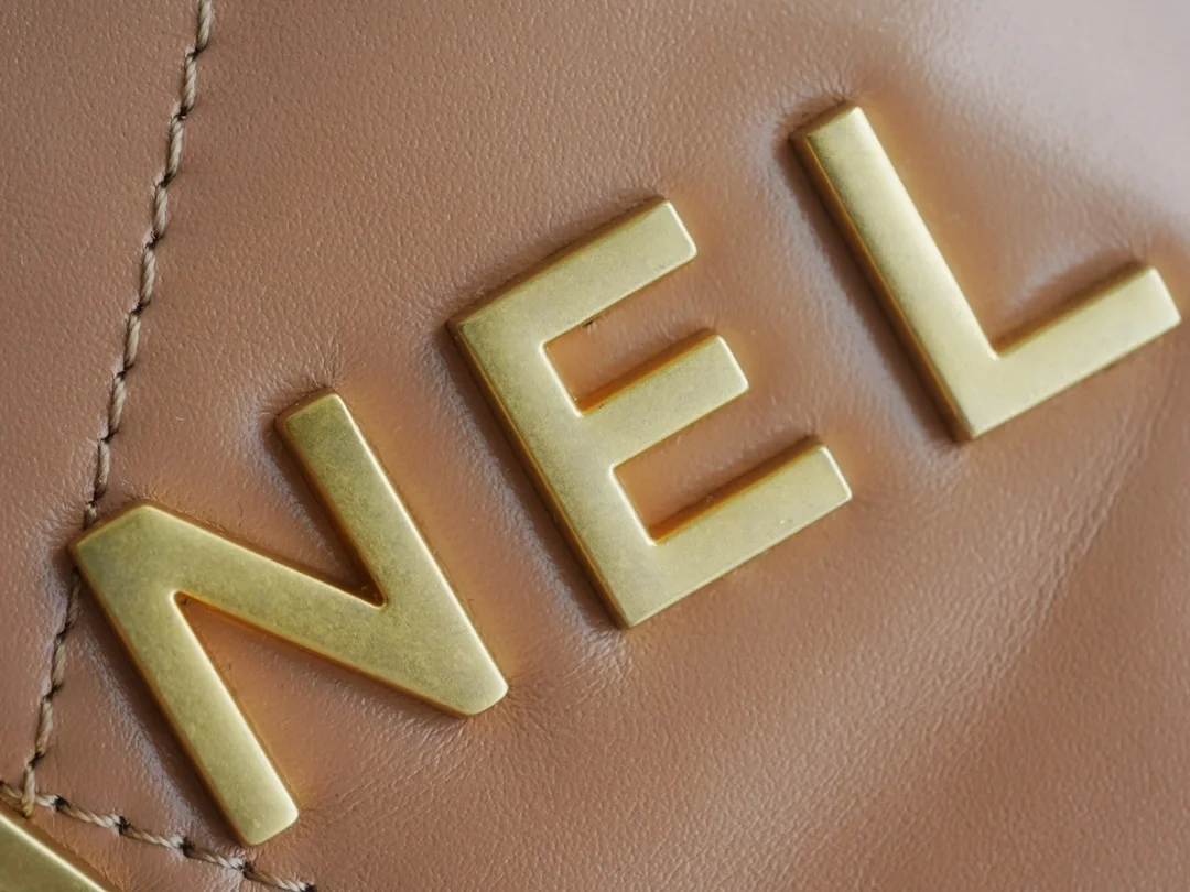 샤넬 22백 미니 브라운 금장