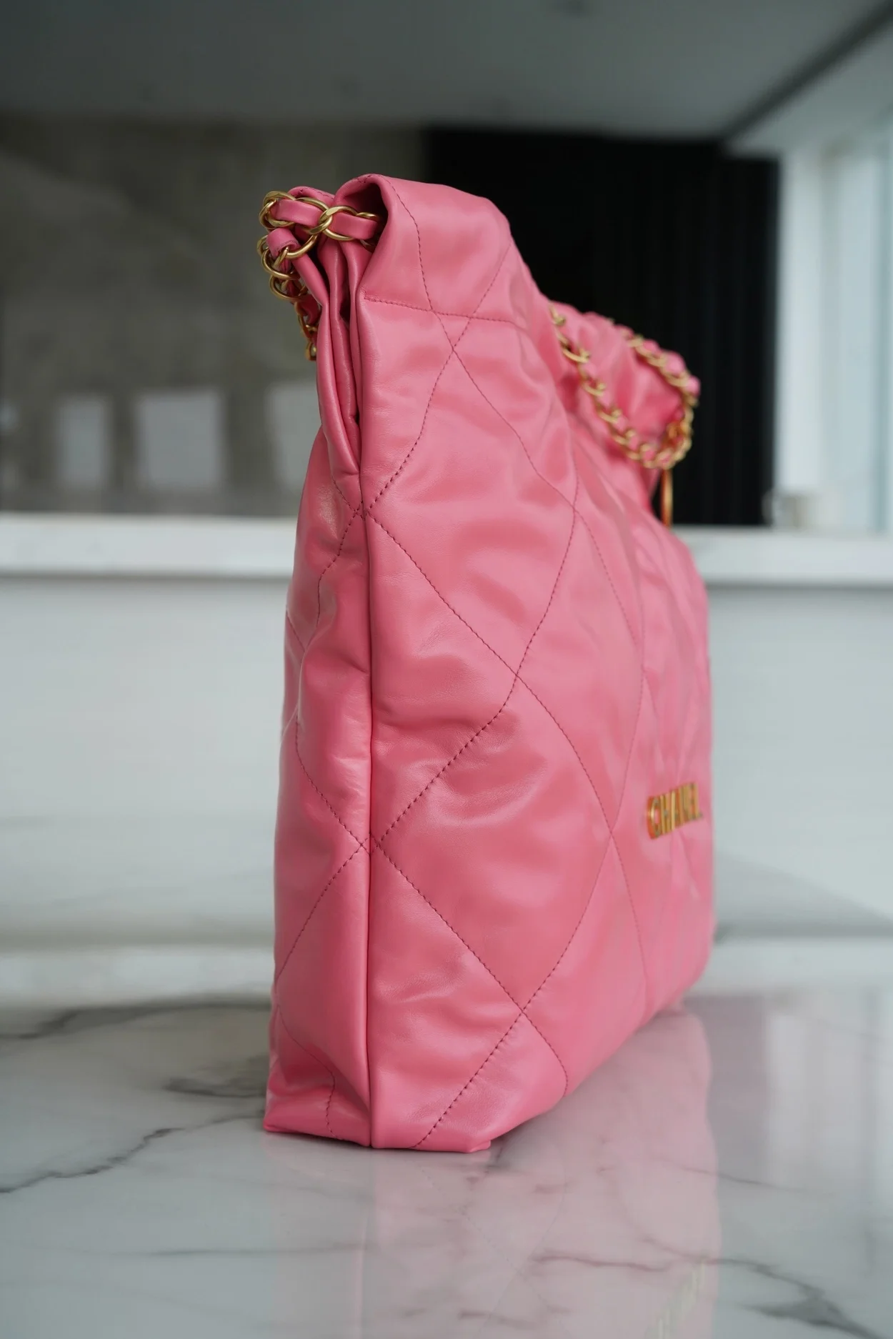 샤넬 22백 미디엄 코랄핑크 금장