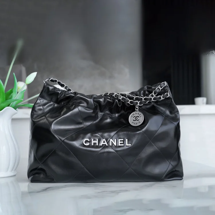 샤넬 22백 가로 버전 블랙 은장