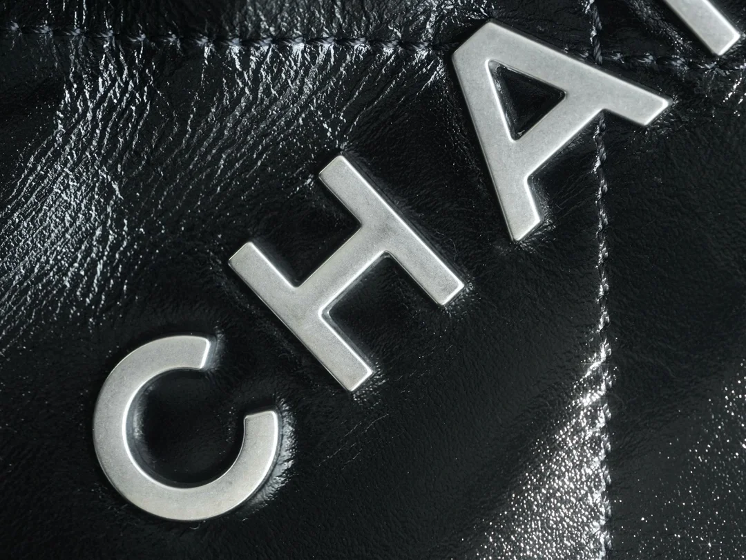 샤넬 22백 가로 버전 블랙 은장