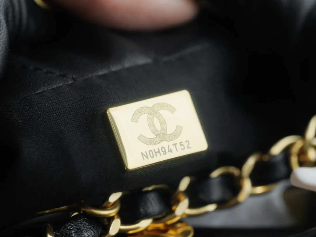 샤넬 22백 미니 버킷백 금장