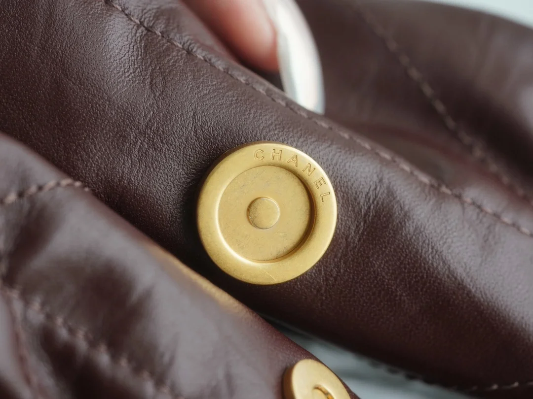 샤넬 22백 미디엄 다크 브라운 금장