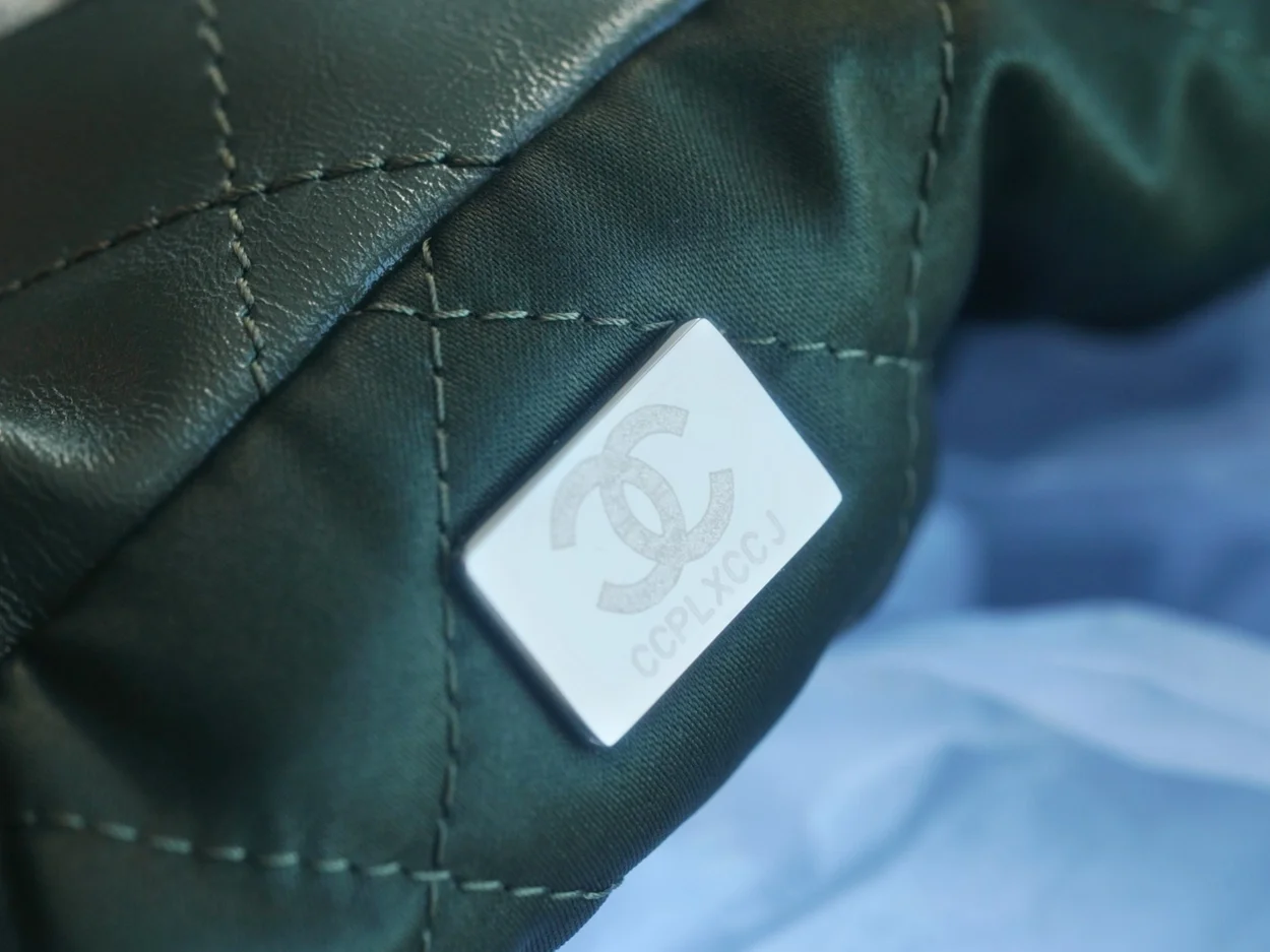 샤넬 22백 미디엄 그린 은장