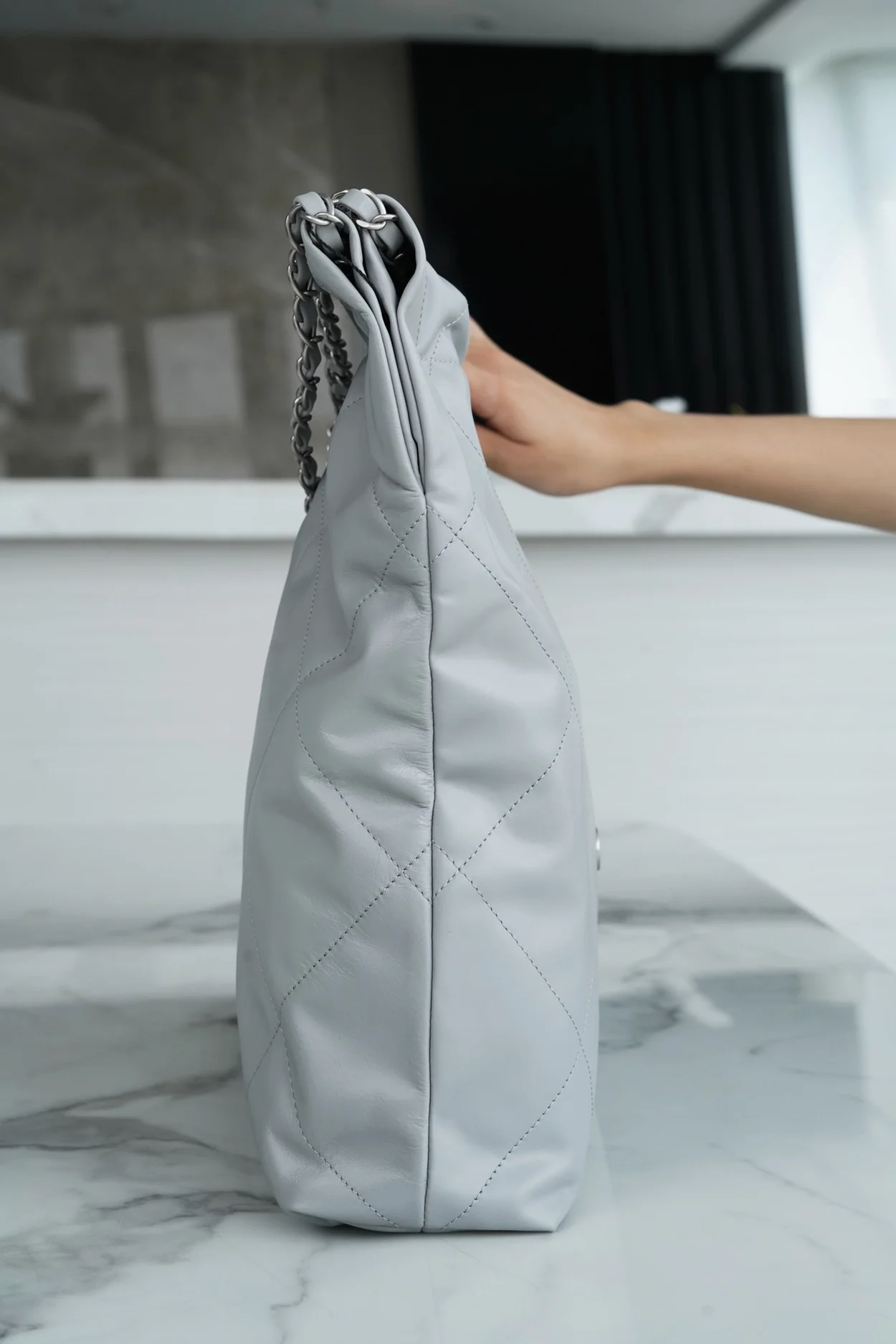 샤넬 22백 미디엄 그레이 은장