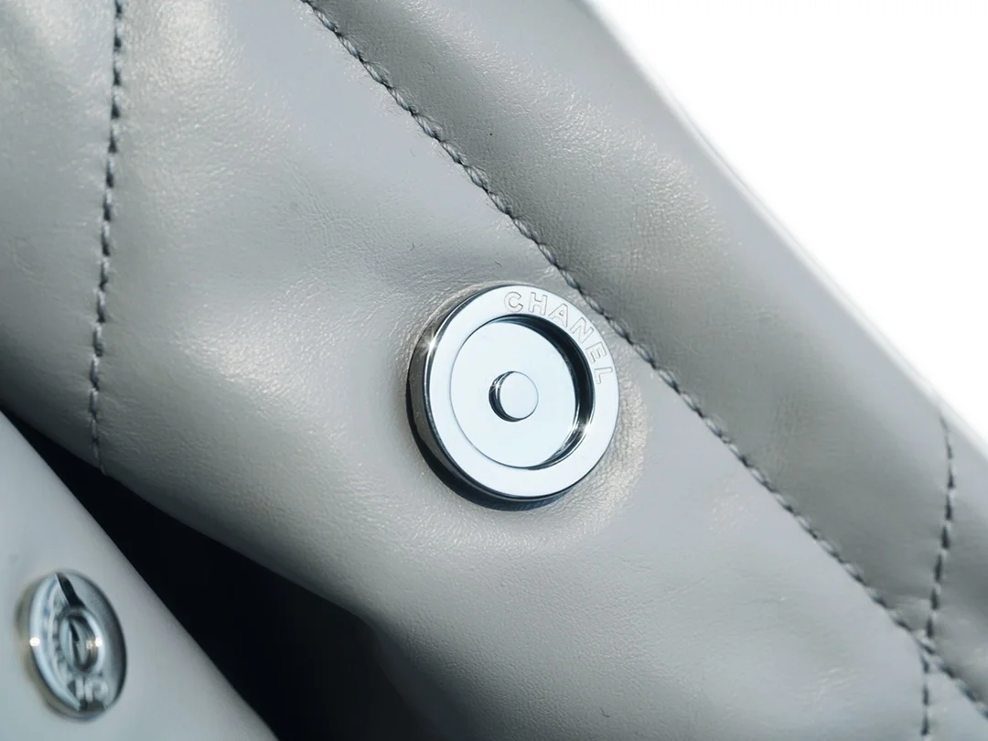 샤넬 22백 미디엄 그레이 은장