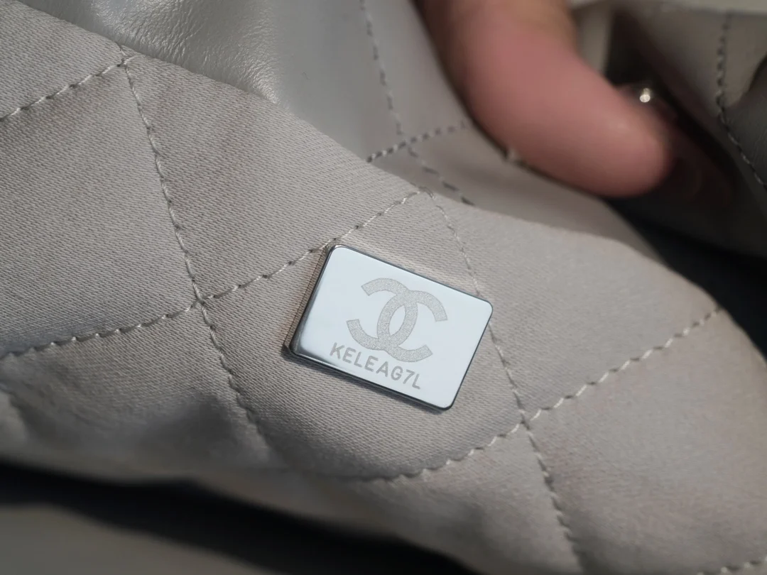 샤넬 22백 미디엄 그레이 은장