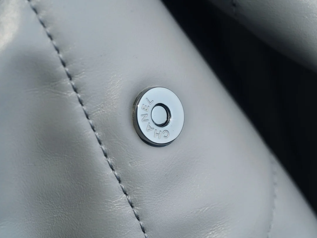 샤넬 22백 미디엄 그레이 은장