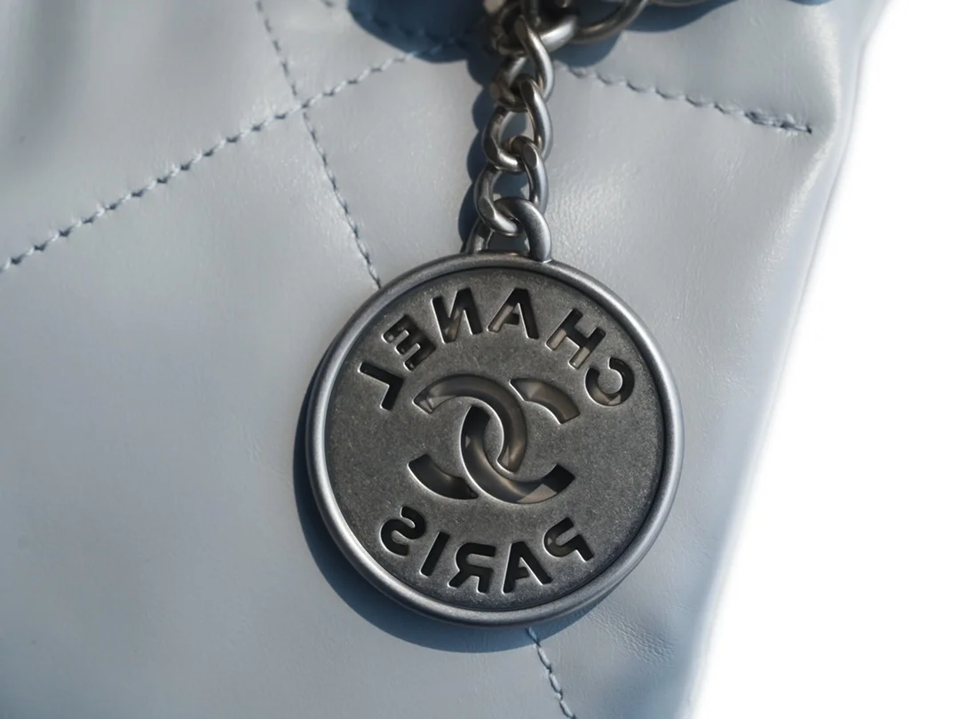 샤넬 22백 미디엄 그레이 은장