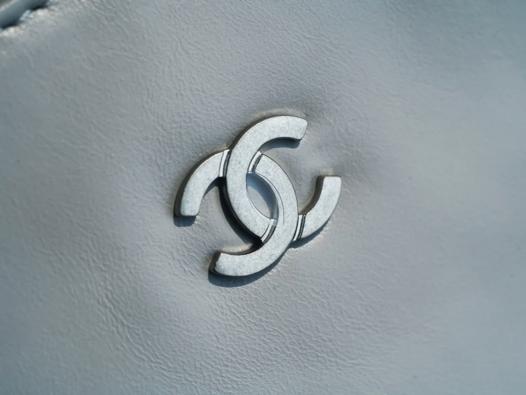 샤넬 22백 미디엄 그레이 은장