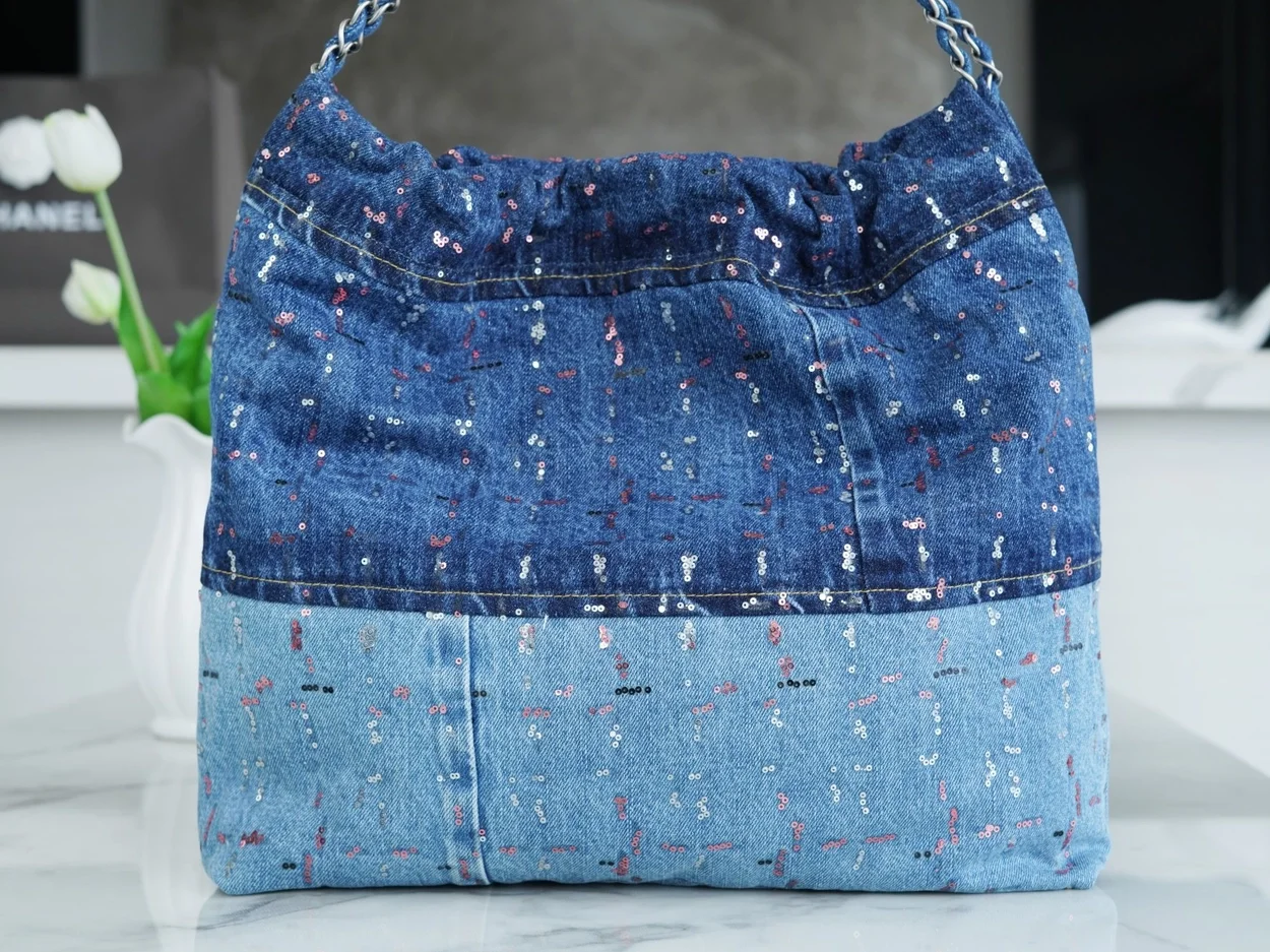 샤넬 22백 미디엄 시퀸 데님 은장