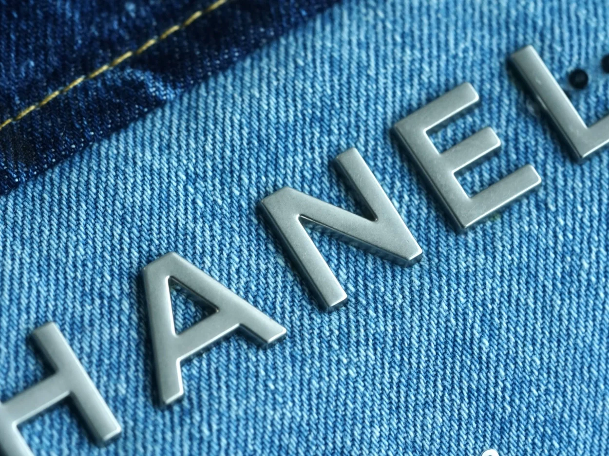 샤넬 22백 미디엄 시퀸 데님 은장