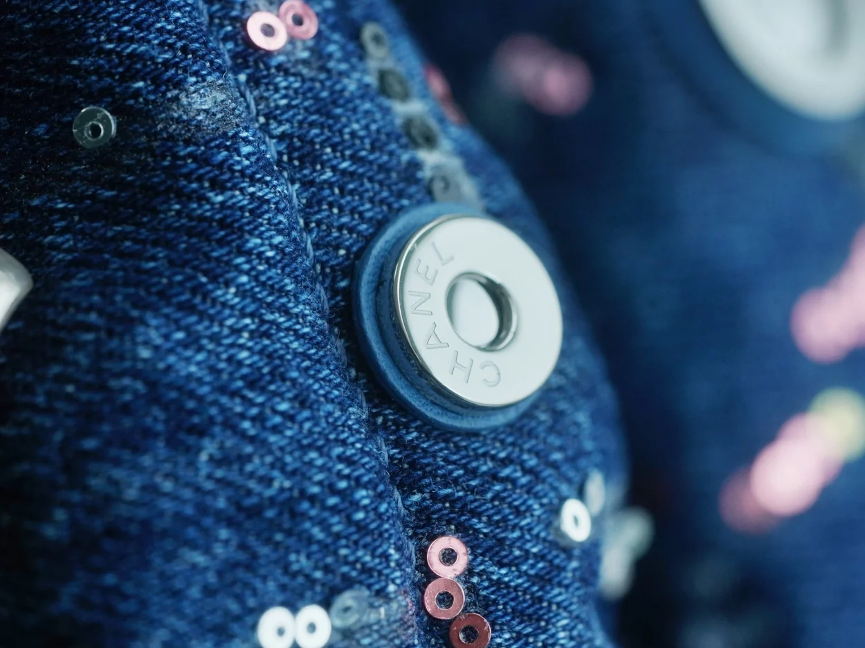 샤넬 22백 미디엄 시퀸 데님 은장