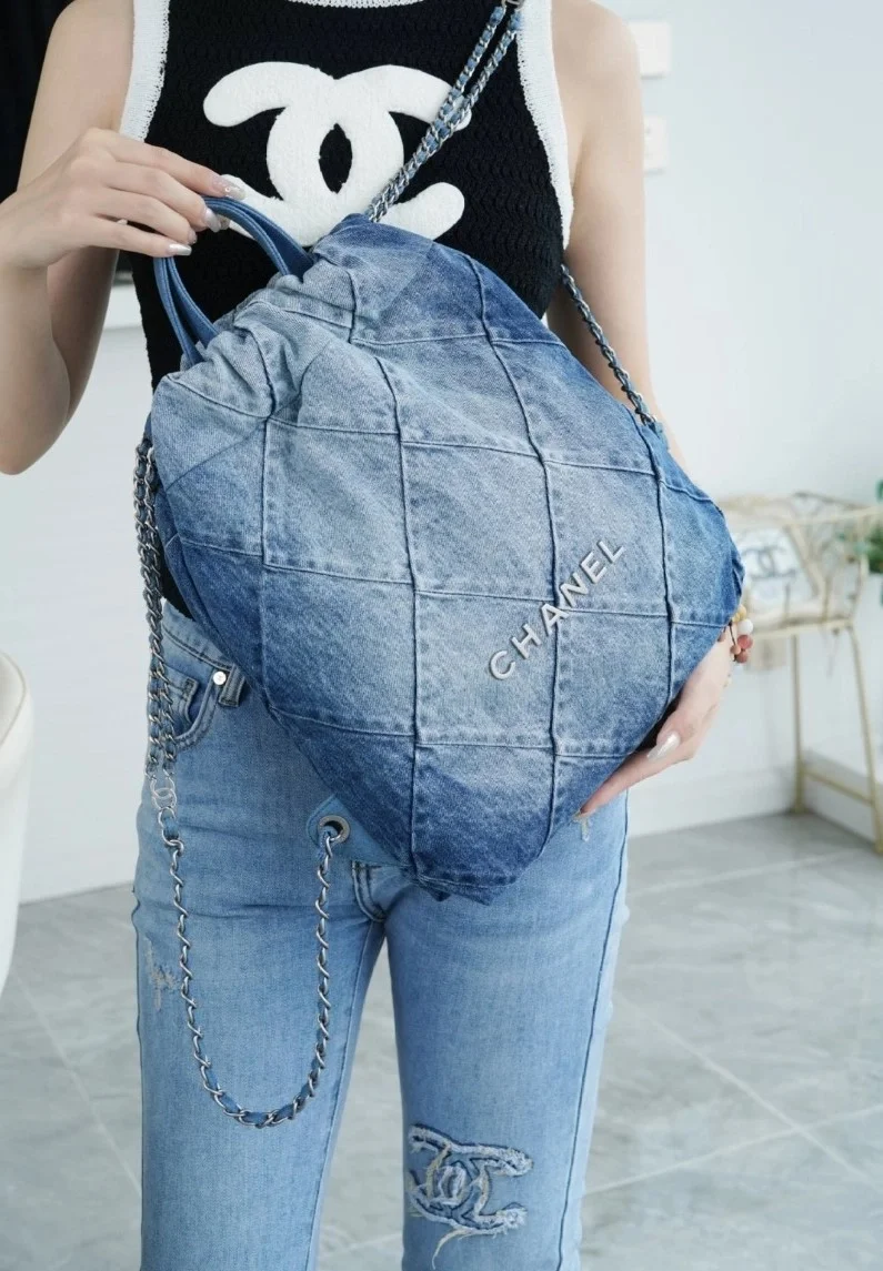 샤넬 22백팩 데님 은장