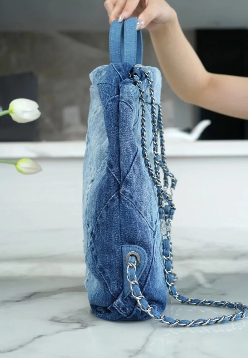 샤넬 22백팩 데님 은장