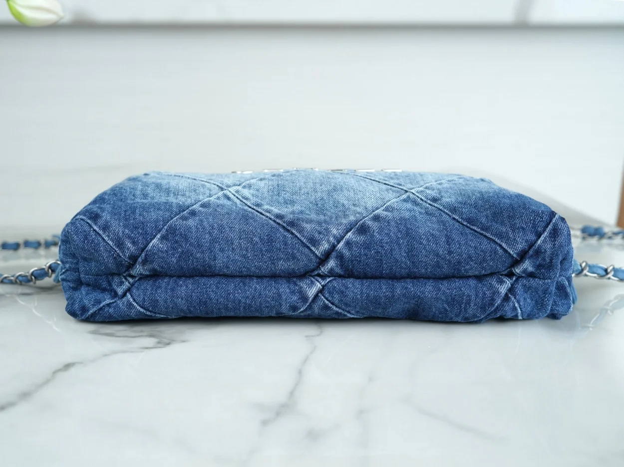 샤넬 22백팩 데님 은장