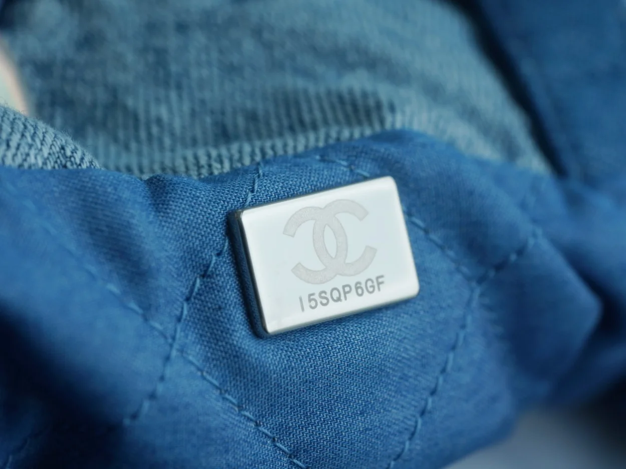 샤넬 22백팩 데님 은장