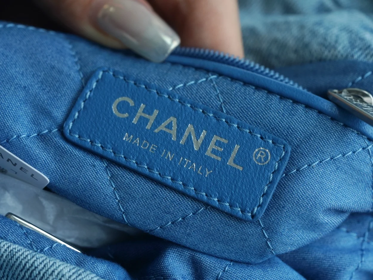 샤넬 22백팩 데님 은장