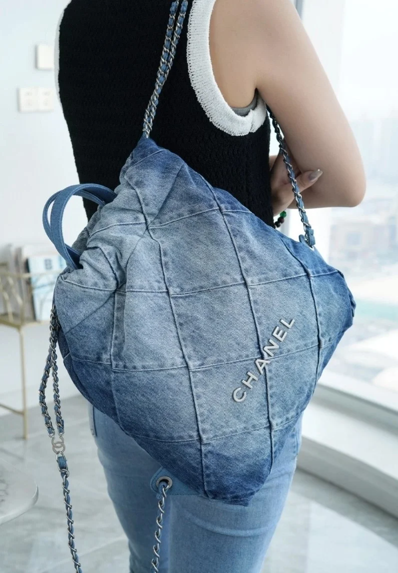 샤넬 22백팩 데님 은장