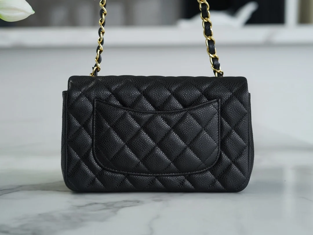 샤넬 클래식 미니 블랙 금장 캐비어