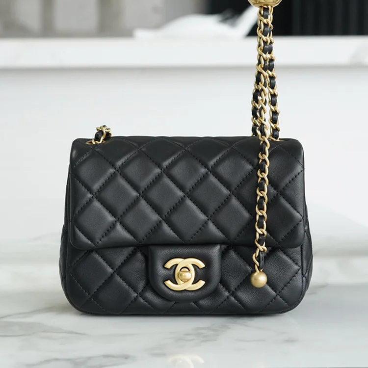 샤넬 뉴미니 골드볼 플랩백 블랙