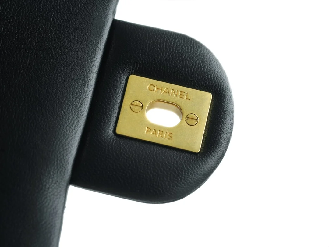 샤넬 뉴미니 골드볼 플랩백 블랙