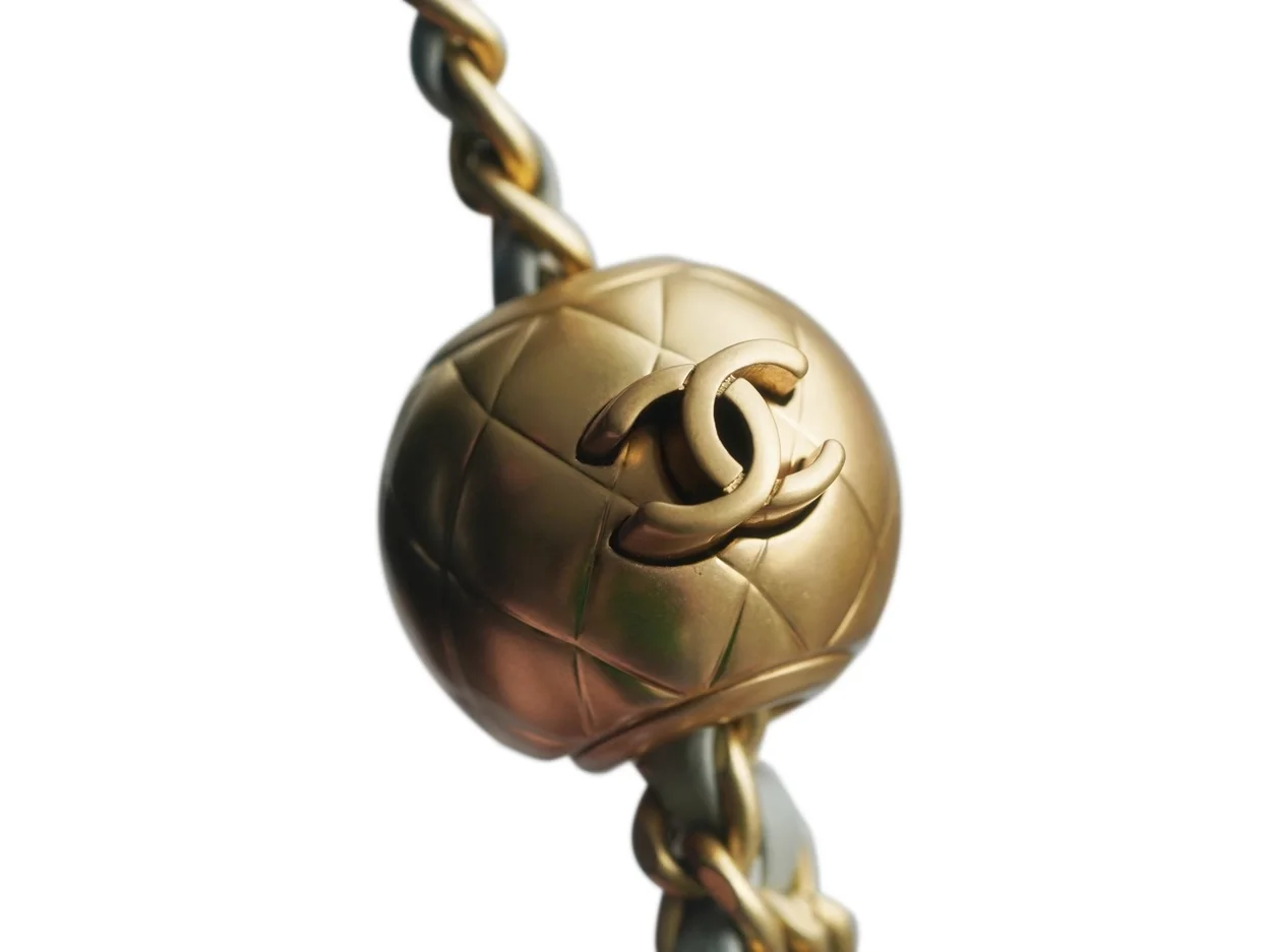 샤넬 쁘띠삭 골드볼 플랩백 뉴미니 팻그레이