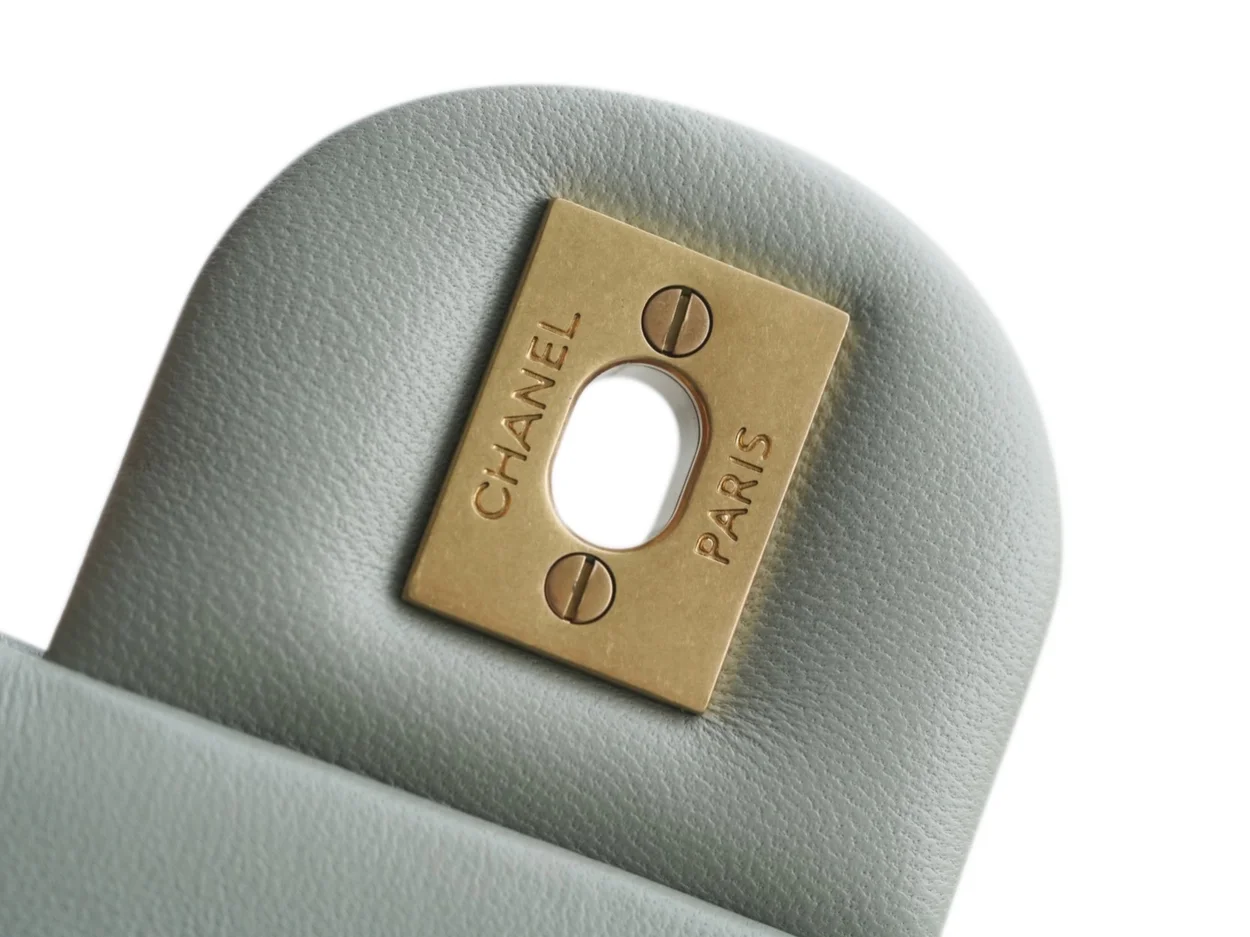 샤넬 쁘띠삭 골드볼 플랩백 뉴미니 팻그레이