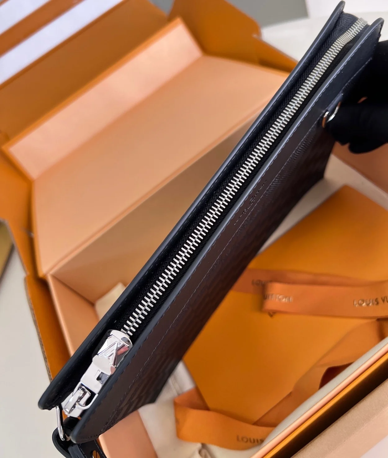 루이비통 다미에 스탠딩 클러치 N64612