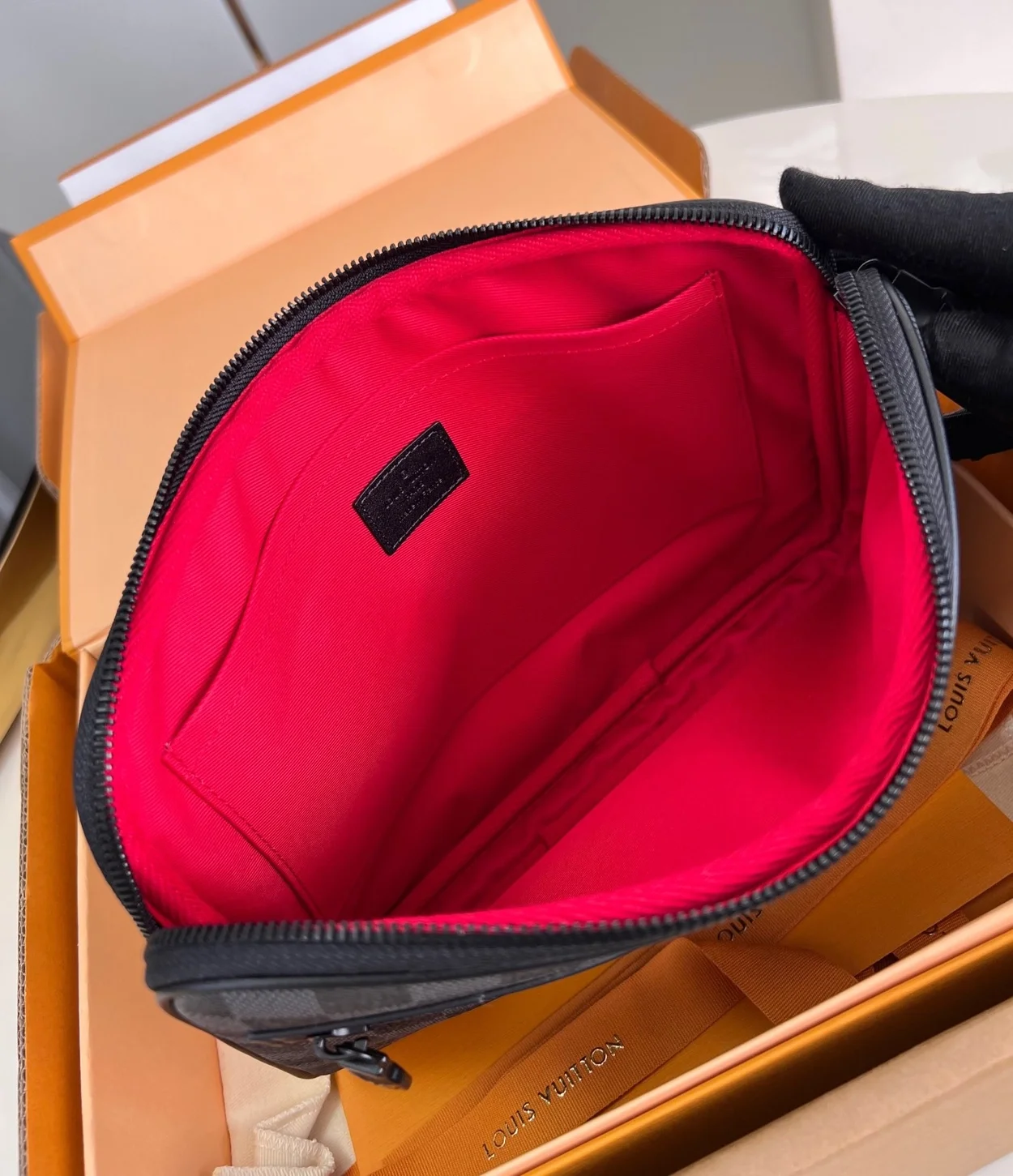 루이비통 유틸리티 서플 클러치 N60324