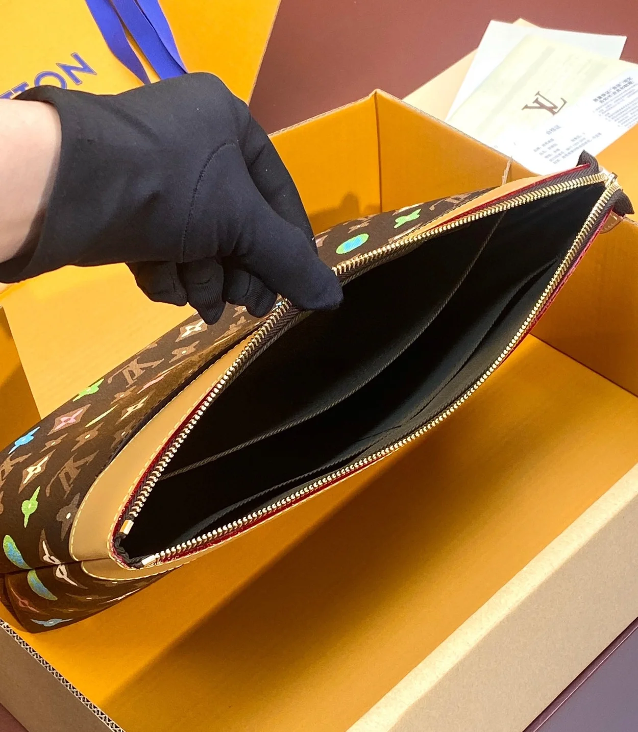 루이비통 포쉐트 보야주 수플 M83568