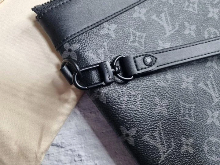 루이비통 포쉐트 투고 클러치 M81549