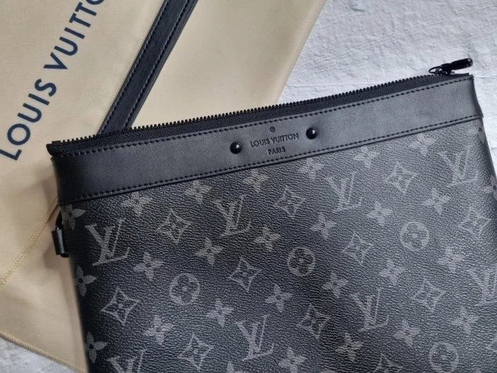 루이비통 포쉐트 투고 클러치 M81549