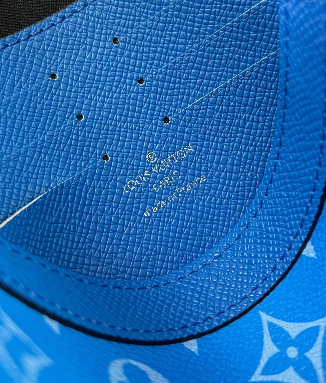 루이비통 모노그램 이클립스 포쉐트 보야주 MM M30423