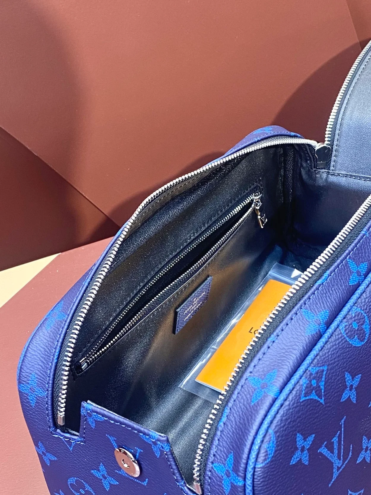 루이비통 도프 키트 파우치 M30849