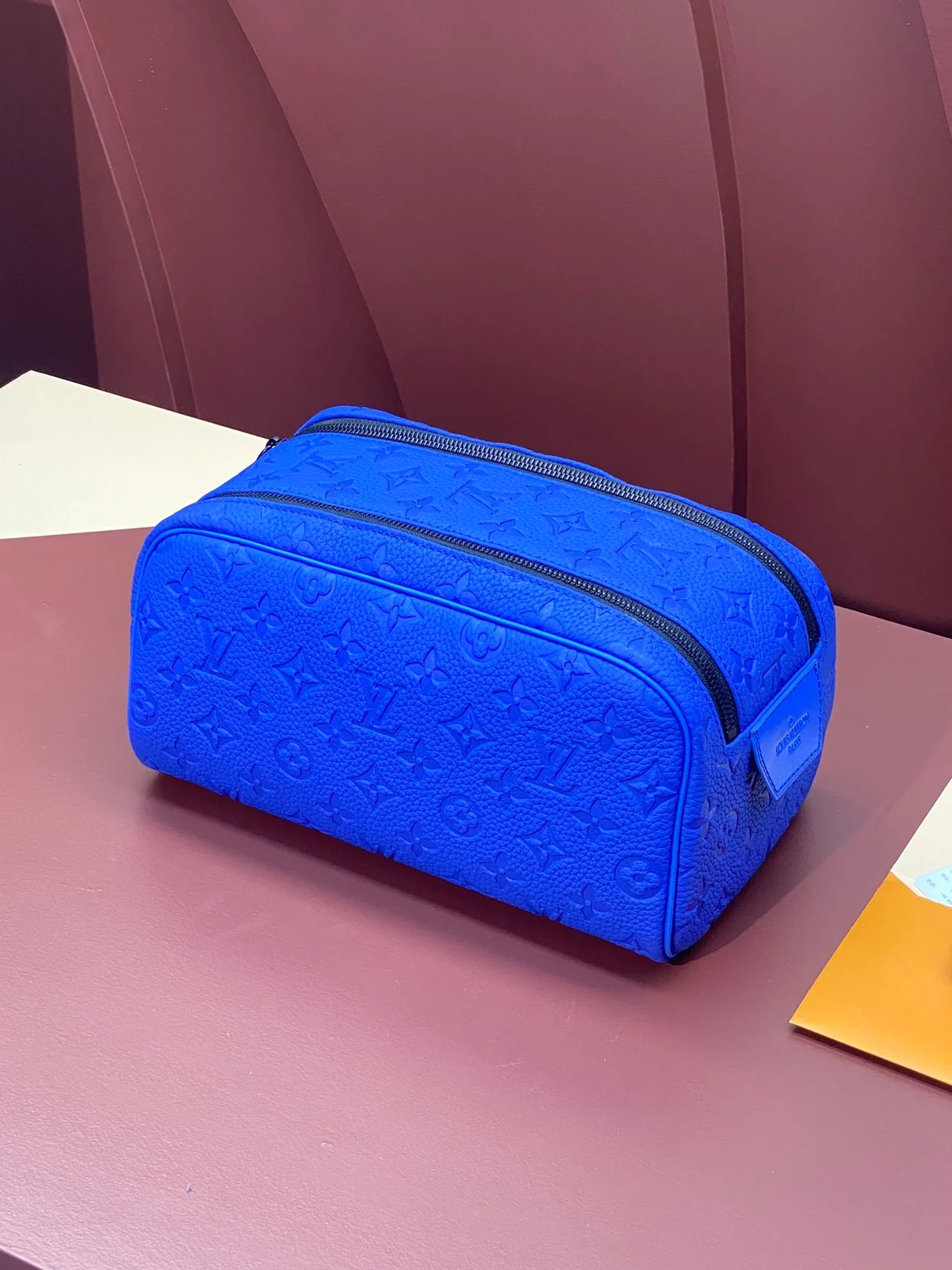 루이비통 도프 키트 모노그램 토뤼옹 M82576