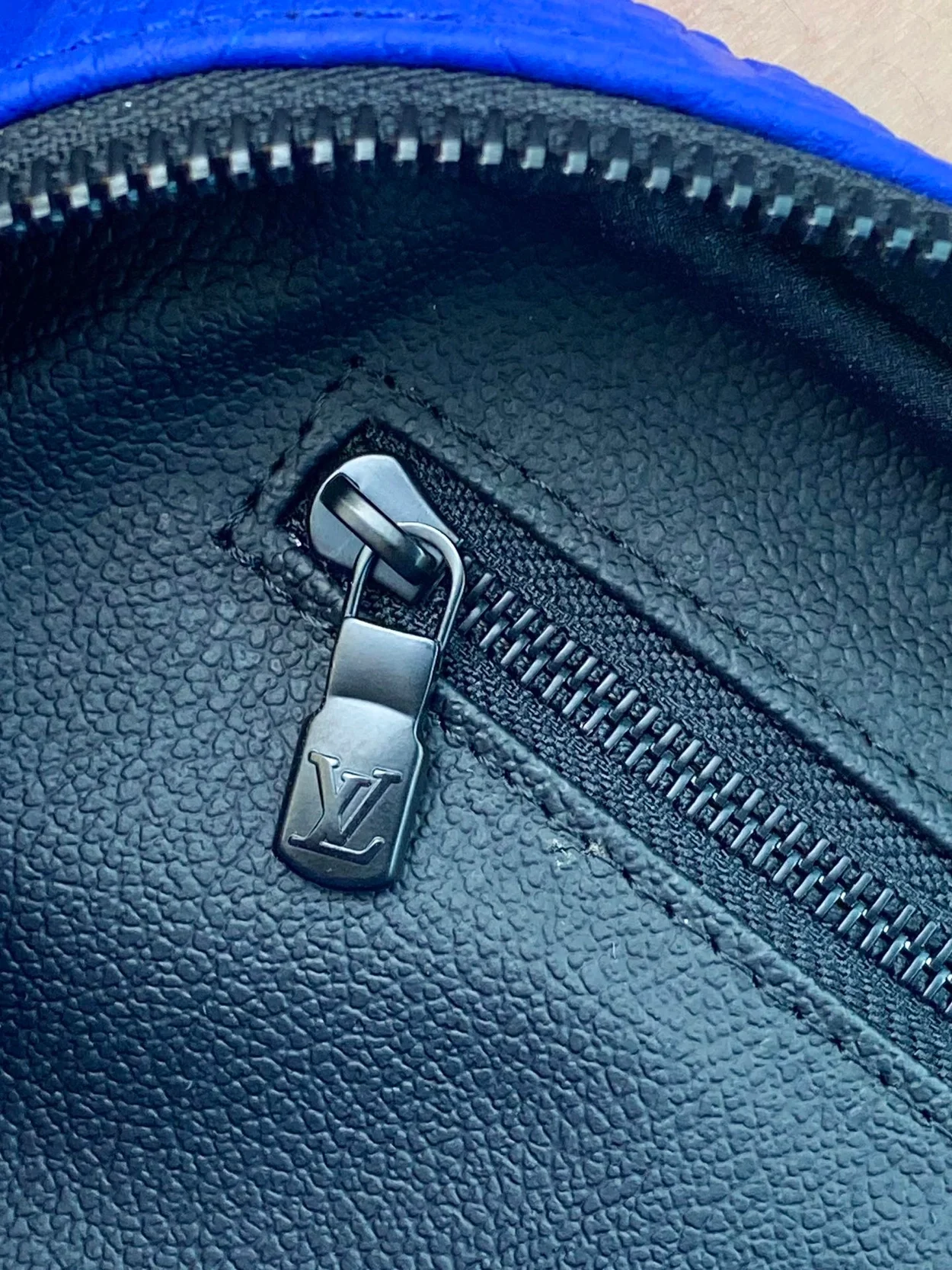 루이비통 도프 키트 모노그램 토뤼옹 M82576